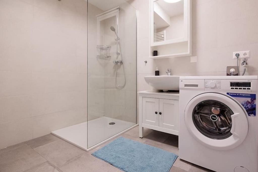 New! Convenient Viennalove Wienmeidling Apartamento Viena
